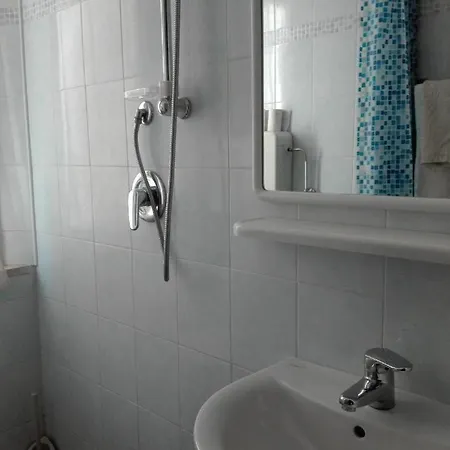 New Prophet Apartamento Cattolica